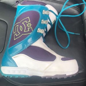 DC women’s Misty Snowboard boots size 9